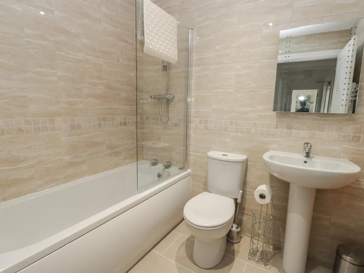 סקארבורו Manor Heath Apartment 1